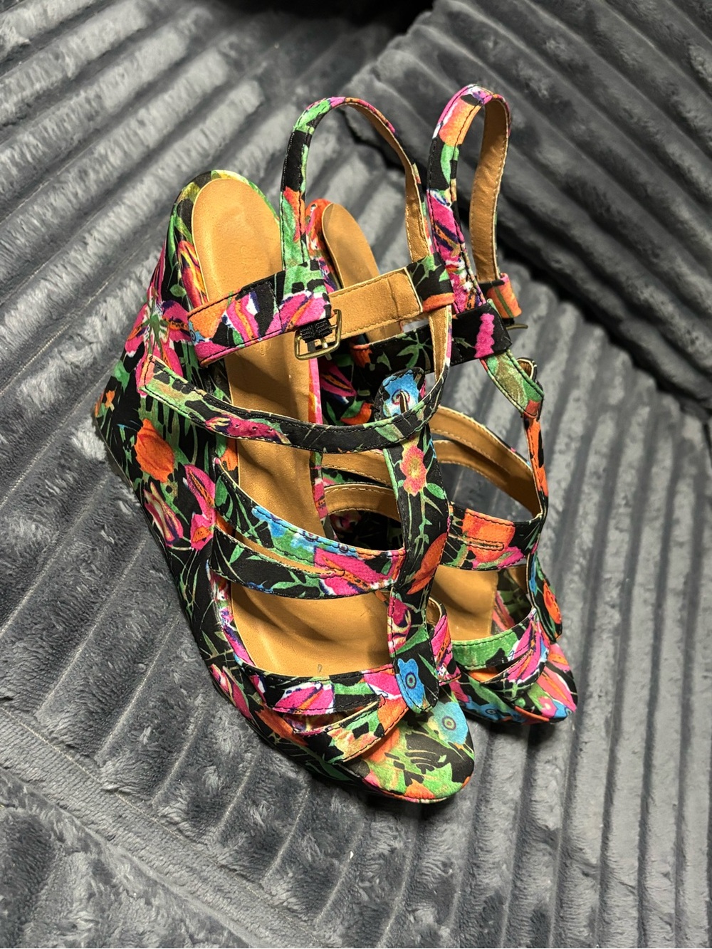Charlotte Russe Multicolor Floral Wedge Sandals - Picture 3 of 5